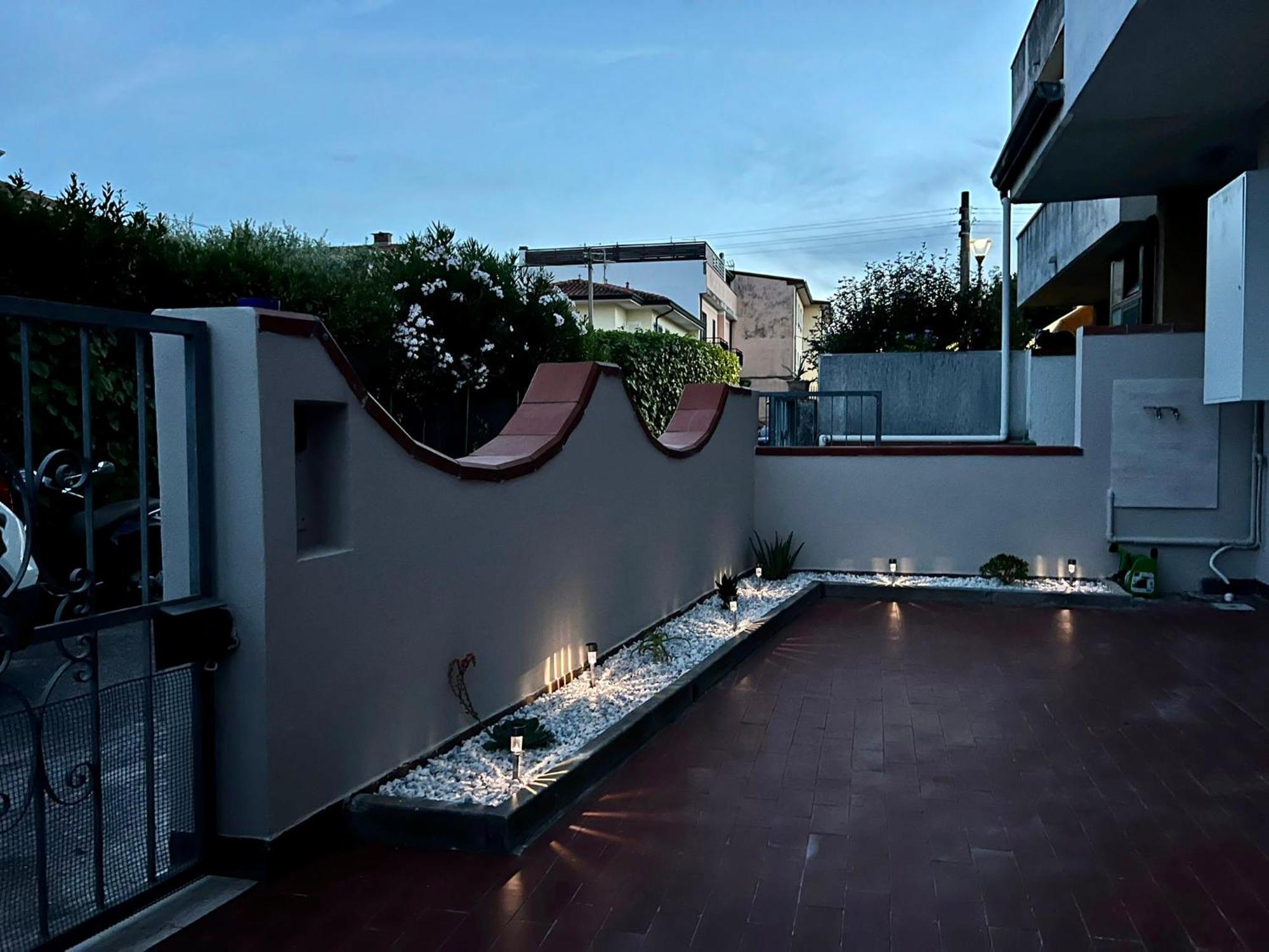 Appartamento Sunflower Viareggio Exterior foto